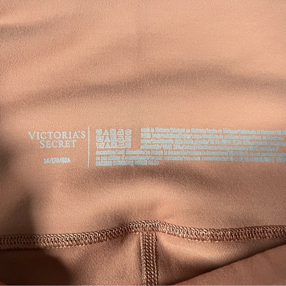 Victoria’s Secret Studio Legging and Sports Bra 2pc Outfit Set L NWT - Picture 7 of 7